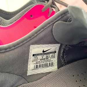 Nike Shoes - Nike Free Runs 5.0 Nike Shoes - Nike Free Runs 5.0